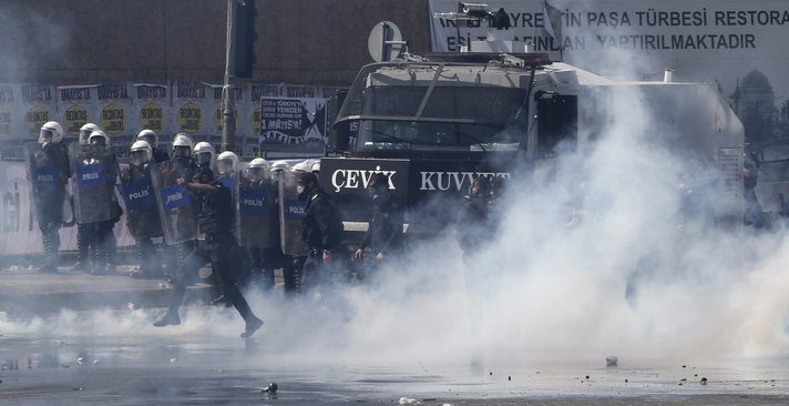 clash-between-protestors-and-police-during-may-day-rally-in-istanbul