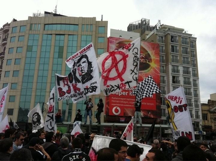 268923-may-day-rally-in-istanbul-in-2011-8894518